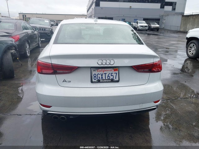 WAUAUGFFXJ1040964 Audi A3 2.0t Premium/2.0t Tech Premium