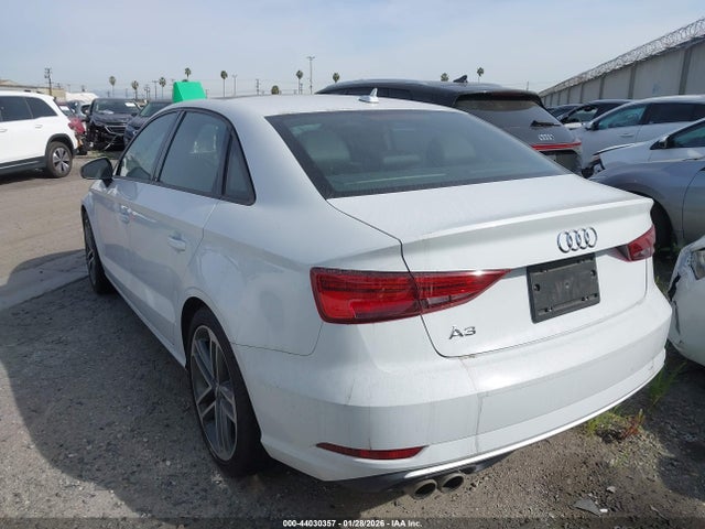 WAUAUGFFXJ1040964 Audi A3 2.0t Premium/2.0t Tech Premium