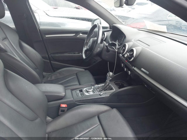 WAUAUGFFXJ1040964 Audi A3 2.0t Premium/2.0t Tech Premium