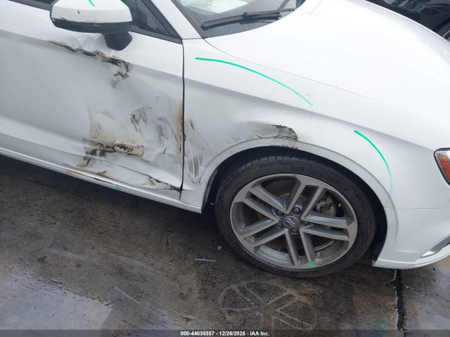 WAUAUGFFXJ1040964 Audi A3 2.0t Premium/2.0t Tech Premium