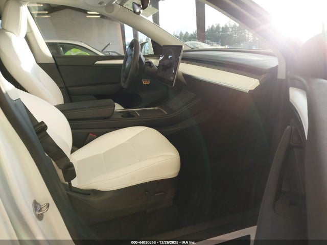 2022 TESLA MODEL Y 7SAYGDEE4NF546533 Photo 4