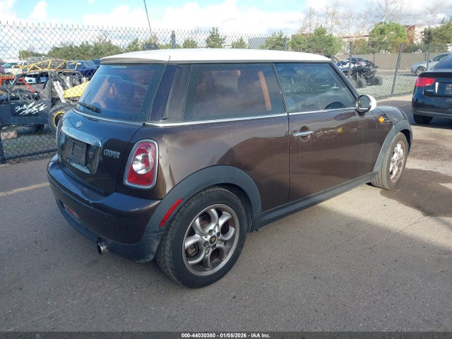 2012 MINI COOPER WMWSU3C59CT256028 Photo 3