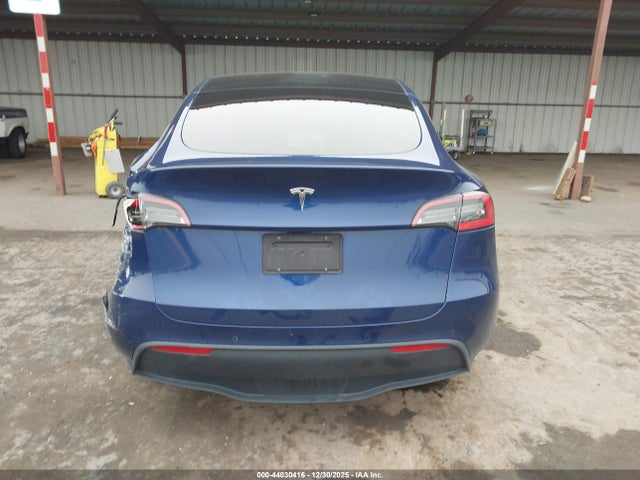 44030416 :رقم المزاد ، 5YJYGDED2MF109634 vin ، 2021 Tesla Model Y Standard Range Rear-wheel Drive مزاد بيع