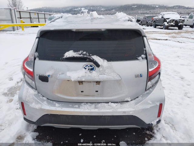 JTDKDTB3XJ1614880 Toyota Prius C One