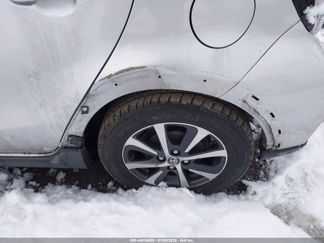 JTDKDTB3XJ1614880 Toyota Prius C One
