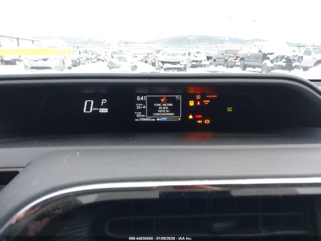JTDKDTB3XJ1614880 Toyota Prius C One