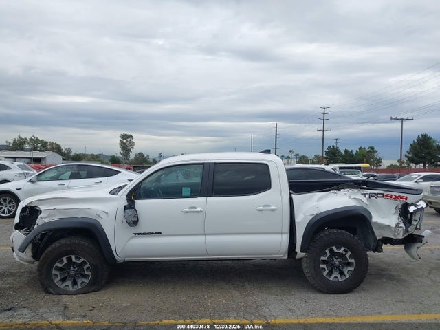 Продажа на аукционе авто 2019 Toyota Tacoma Trd Off Road, vin: 3TMCZ5AN6KM243550, номер лота: 44030478