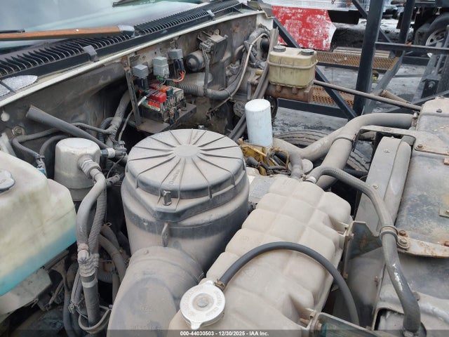 44030503 :رقم المزاد ، 1GDJ6H1C4YJ513330 vin ، 2000 Gmc Tc6h042 مزاد بيع