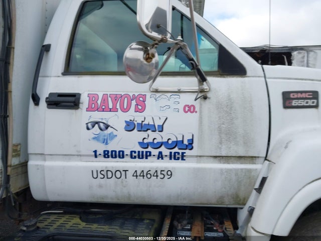 44030503 :رقم المزاد ، 1GDJ6H1C4YJ513330 vin ، 2000 Gmc Tc6h042 مزاد بيع