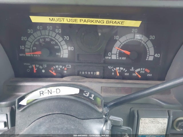 44030503 :رقم المزاد ، 1GDJ6H1C4YJ513330 vin ، 2000 Gmc Tc6h042 مزاد بيع