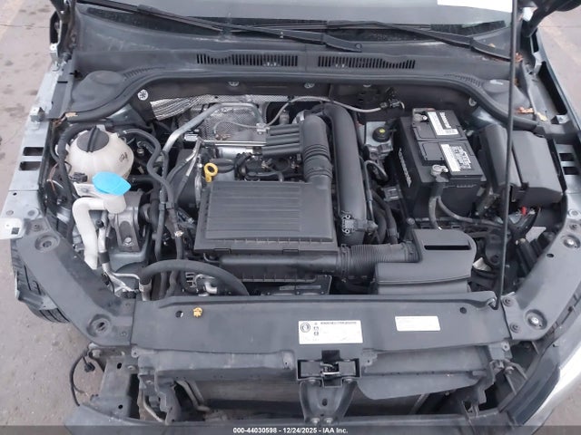 3VW2B7AJ8HM348525 Volkswagen Jetta 1.4t S
