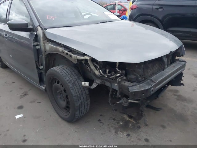 3VW2B7AJ8HM348525 Volkswagen Jetta 1.4t S