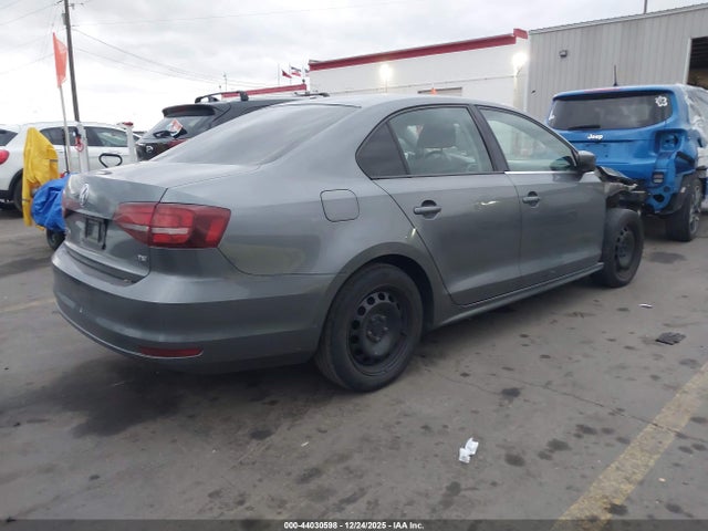 3VW2B7AJ8HM348525 Volkswagen Jetta 1.4t S