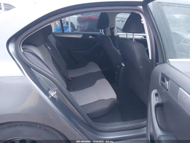3VW2B7AJ8HM348525 Volkswagen Jetta 1.4t S