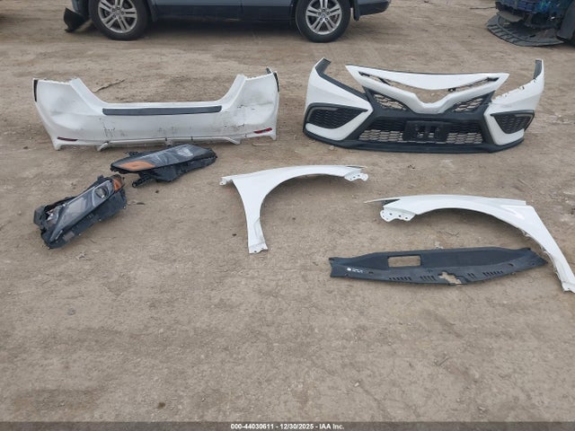 4T1G11AK3RU855875 Toyota CAMRY SE