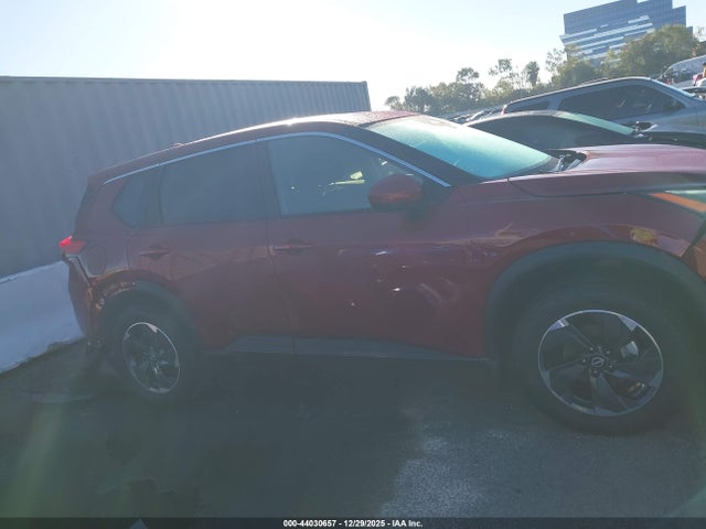 JN8BT3BAXSW342115 Nissan Rogue Sv Fwd