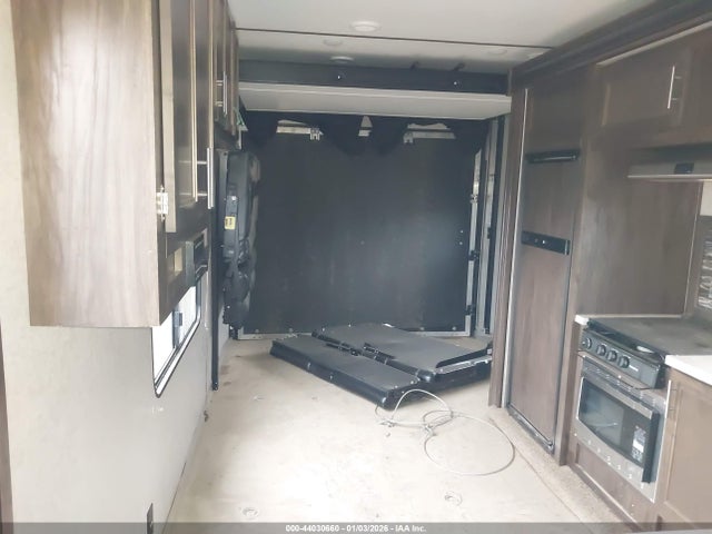 5ZT2CTMB7K1211981 Wolf 31 Ft