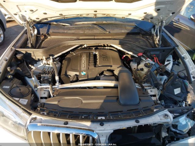 2017 BMW X5 5UXKR0C3XH0X81799 Photo 9