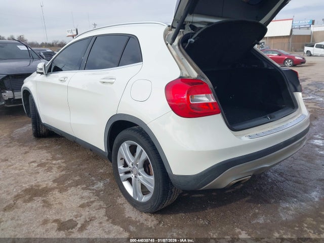 2017 MERCEDES-BENZ GLA 250 WDCTG4GB2HJ336773 Photo 2