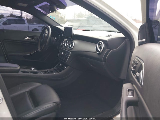 2017 MERCEDES-BENZ GLA 250 WDCTG4GB2HJ336773 Photo 4