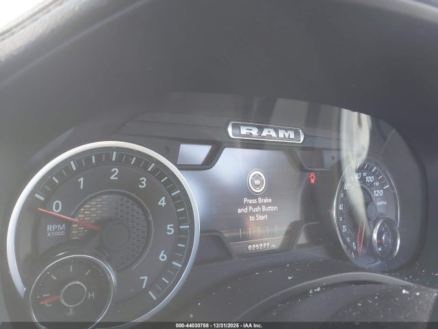44030788 :رقم المزاد ، 1C6SRFJT1RN108936 vin ، 2024 Ram 1500 Laramie  4x4 5'7 Box مزاد بيع