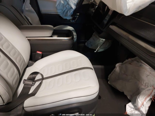 7PDSGCBA3RN030064 Rivian R1s