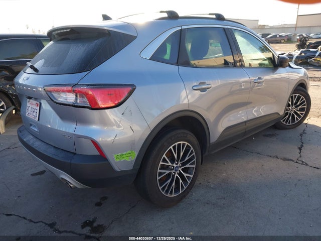 1FMCU0EZ8NUB99139 Ford Escape Se Plug-in Hybrid
