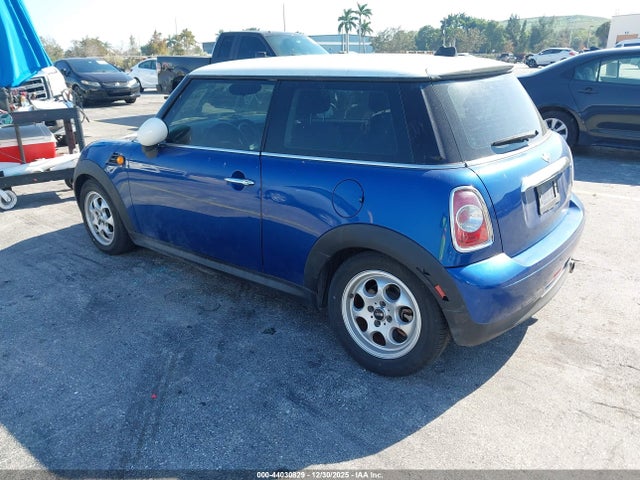 2012 MINI COOPER WMWSU3C50CT264003 Photo 2