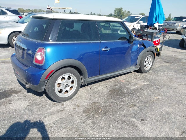 2012 MINI COOPER WMWSU3C50CT264003 Photo 3