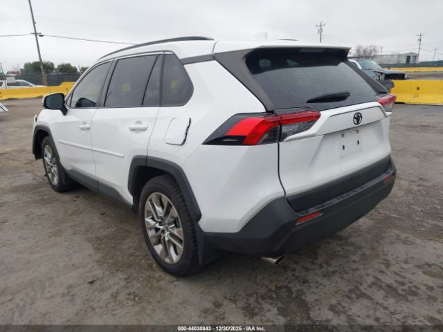 2020 TOYOTA RAV4 JTMA1RFV5LD059826 Photo 2