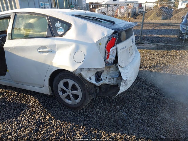JTDKN3DU3E0362128 Toyota Prius Two