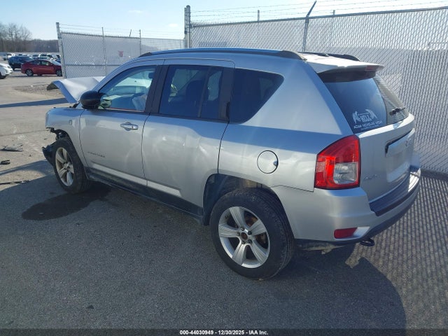 2012 JEEP COMPASS 1C4NJDBB7CD686947 Photo 2