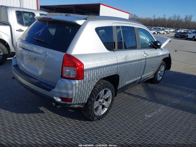 2012 JEEP COMPASS 1C4NJDBB7CD686947 Photo 3