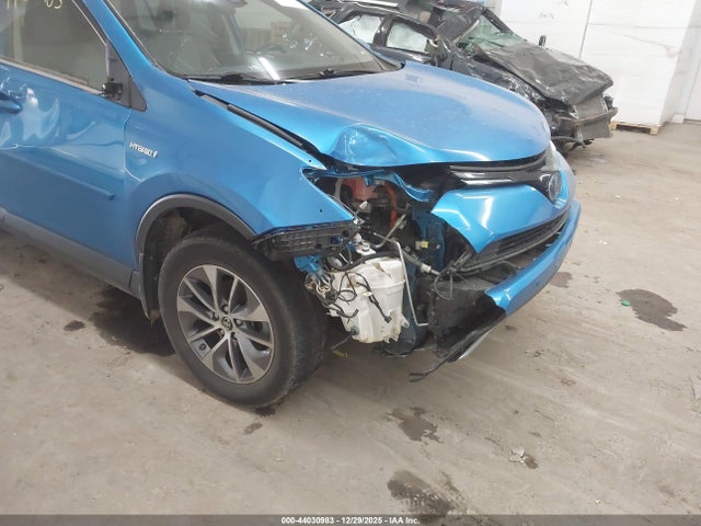 JTMRJREV9JD240560 Toyota Rav4 Hybrid Xle