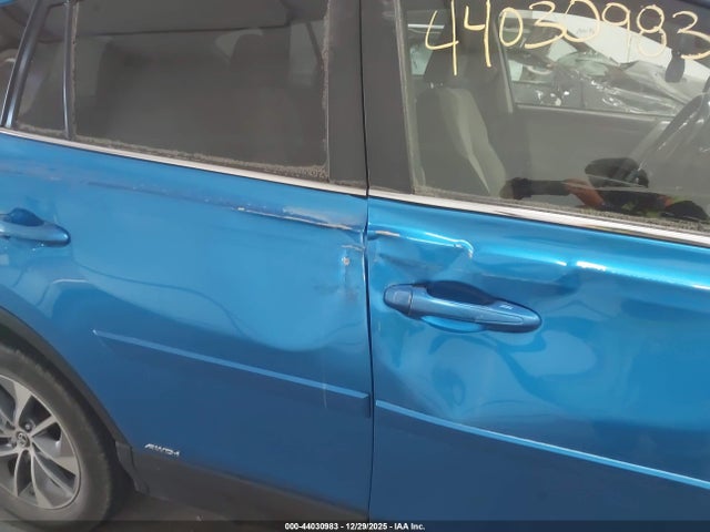 JTMRJREV9JD240560 Toyota Rav4 Hybrid Xle
