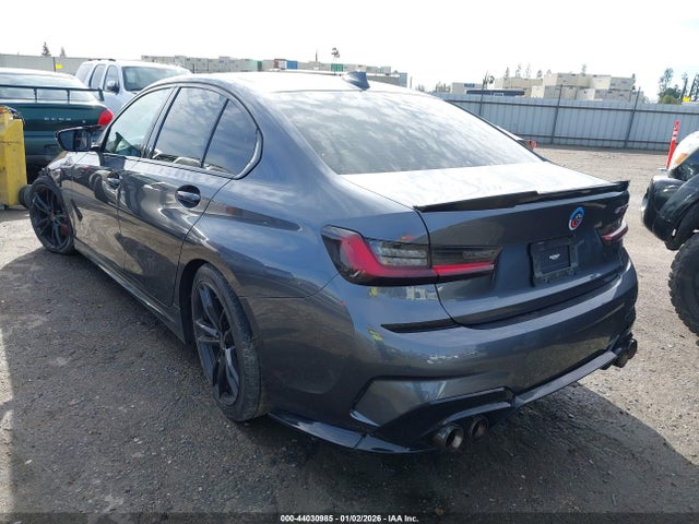 2022 BMW 3 SERIES 3MW5U7J08N8C65423 Photo 2