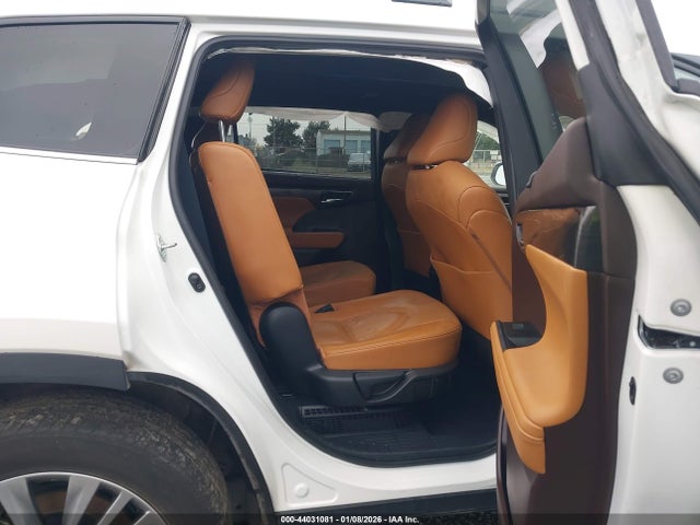Toyota Highlander Hybrid Platinum 2021 5TDEBRCH9MS023625 Image 8