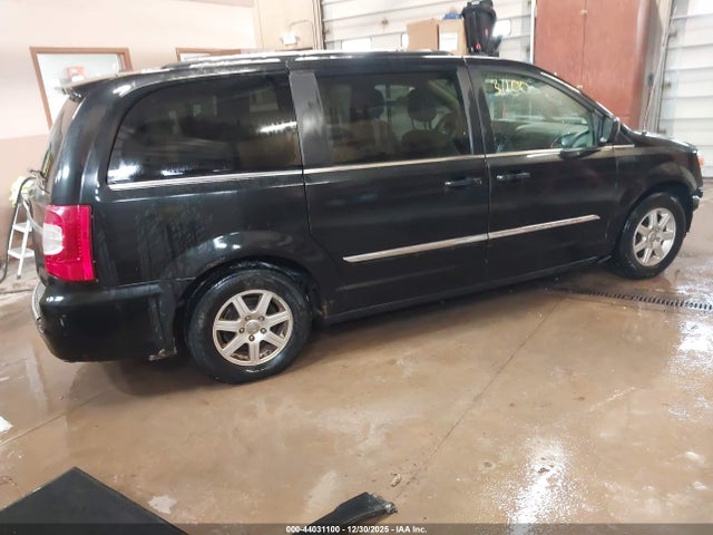 44031100 :رقم المزاد ، 2C4RC1BGXDR554723 vin ، 2013 Chrysler Town & Country Touring مزاد بيع