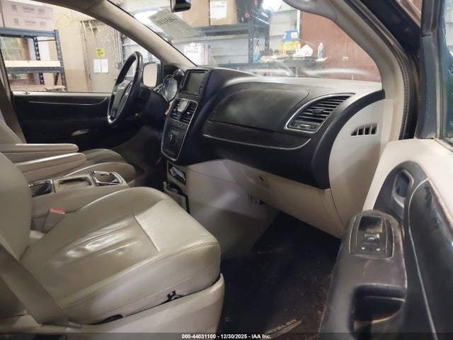 44031100 :رقم المزاد ، 2C4RC1BGXDR554723 vin ، 2013 Chrysler Town & Country Touring مزاد بيع