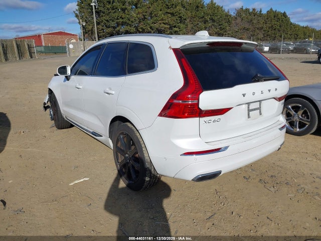 2019 VOLVO XC60 LYV102RL2KB238760 Photo 2