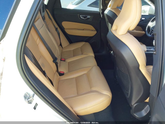 2019 VOLVO XC60 LYV102RL2KB238760 Photo 7
