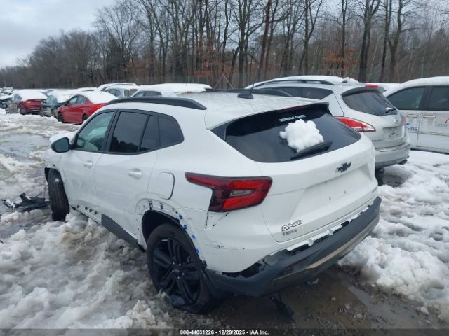 2025 CHEVROLET TRAX KL77LKEP2SC145806 Photo 2