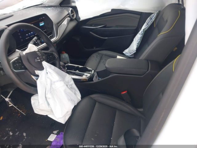 2025 CHEVROLET TRAX KL77LKEP2SC145806 Photo 4