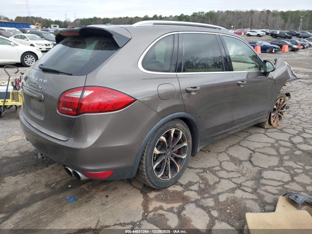 2013 PORSCHE CAYENNE WP1AC2A21DLA90690 Photo 3