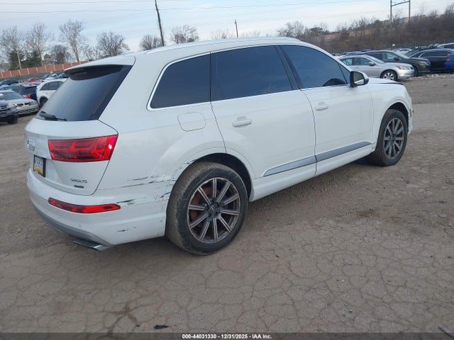 2019 AUDI Q7 WA1LHAF78KD031518 Photo 3
