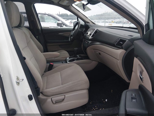 5FNYF6H15KB049636 Honda PILOT LX