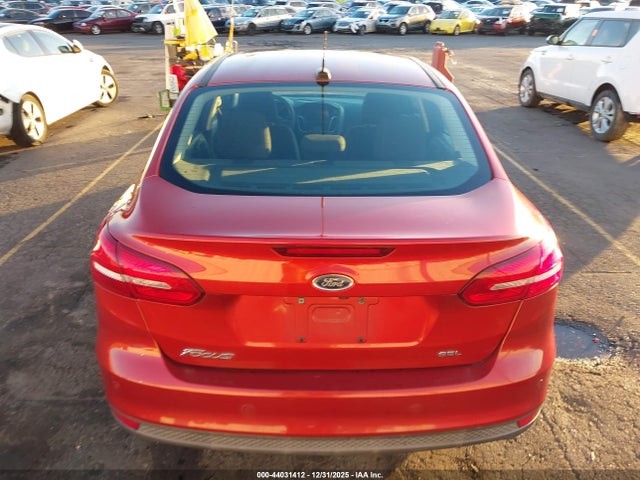 1FADP3H25JL324989 Ford FOCUS SEL