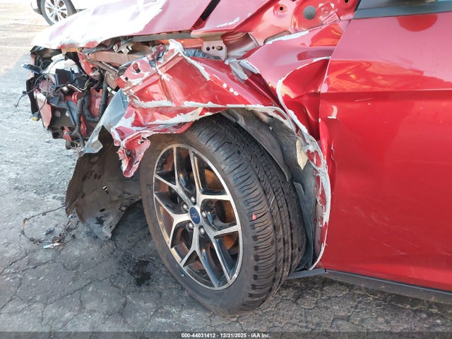1FADP3H25JL324989 Ford FOCUS SEL