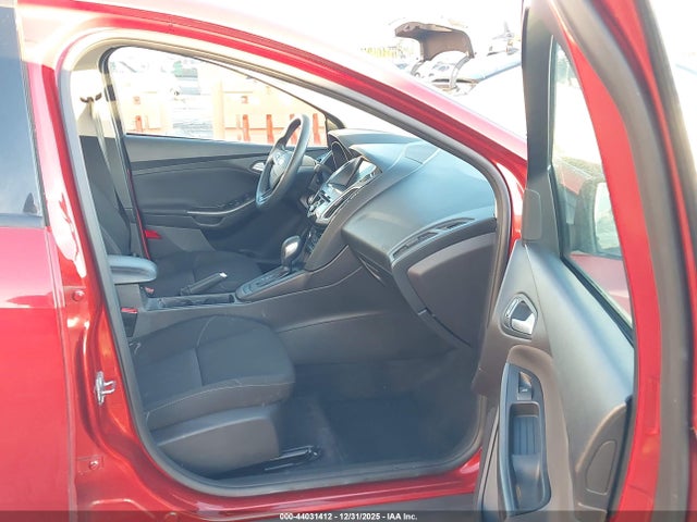 1FADP3H25JL324989 Ford FOCUS SEL