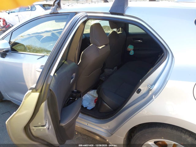 JTND4MBE0N3178837 Toyota COROLLA SE